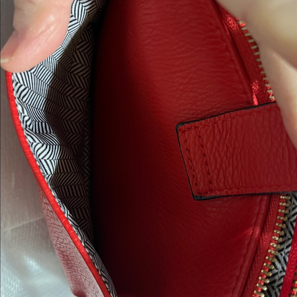 New vegan red bag, cross body - Picture 8 of 11